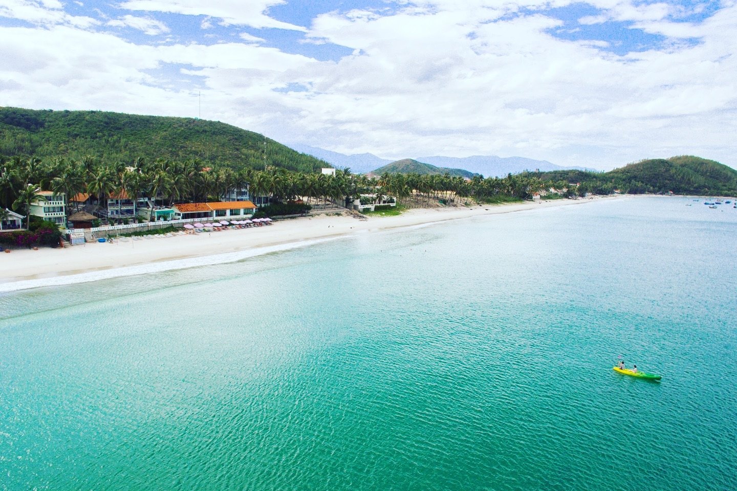 Khám phá bãi biển Dốc Lết